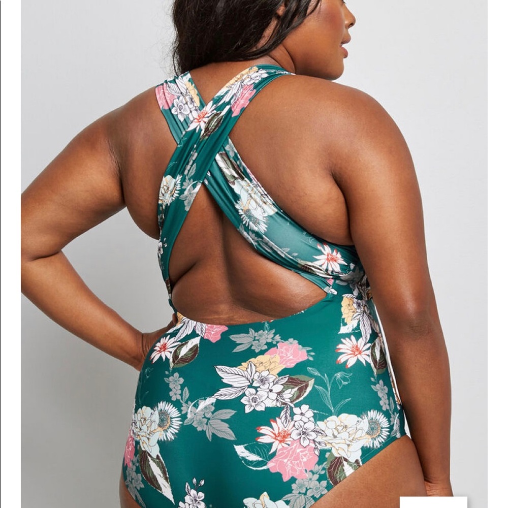 ModCloth Lauren green floral plunge one piece - Picture 3 of 13